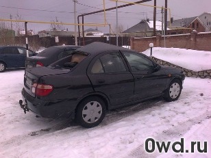 Битый автомобиль Nissan Almera