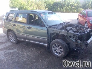 Битый автомобиль Subaru Forester