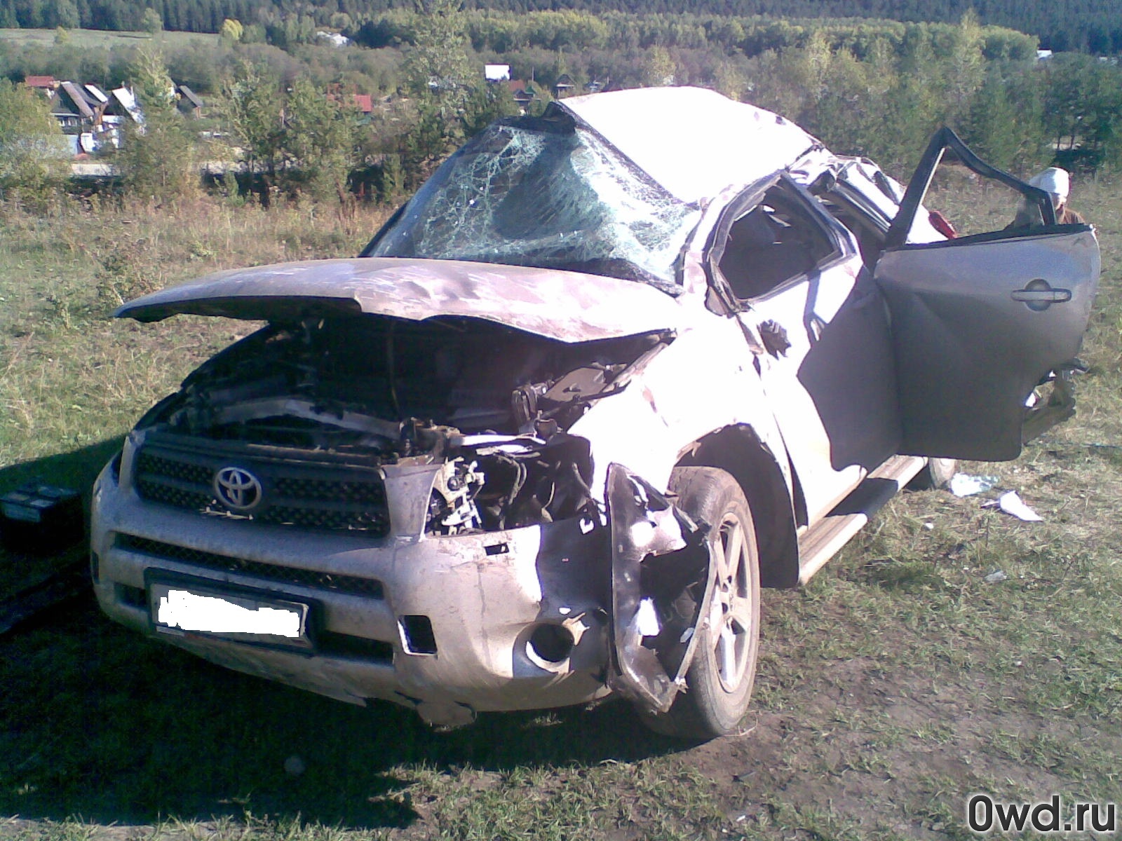 Битый автомобиль Toyota RAV4 (2007) в Самаре